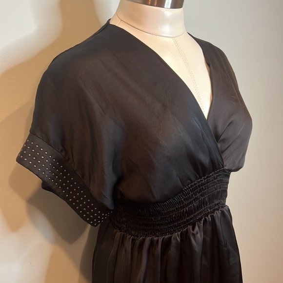 Women’s Top - Picture 3 of 14